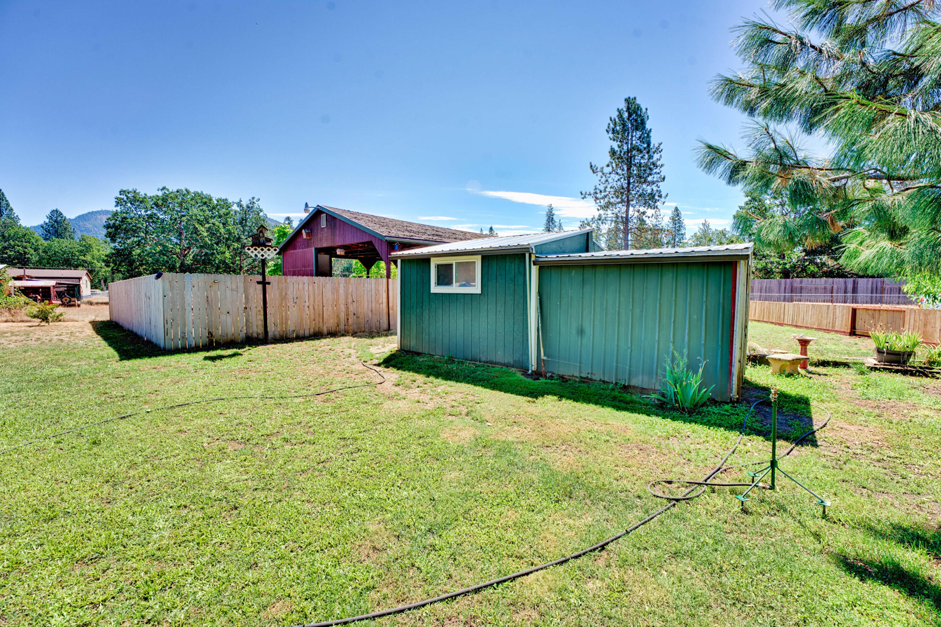 2061 Pine Grove Road Rogue River, OR 97537 - Photo 32 of 67 Catio