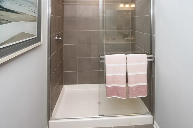 $431,640 | 403 Comstock Road, South Elgin, IL 60177