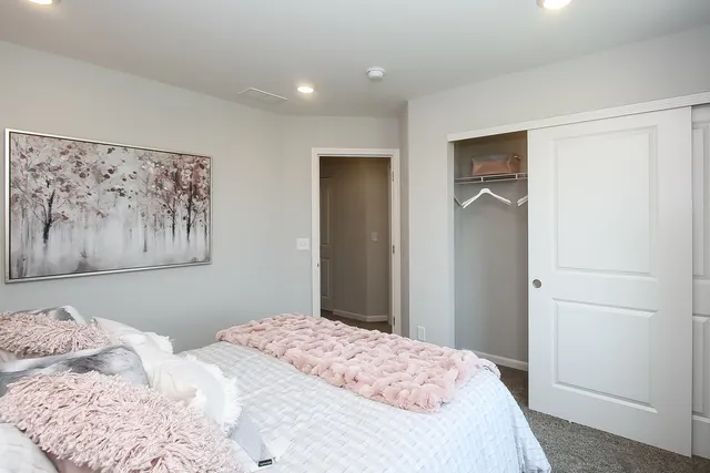 $431,640 | 403 Comstock Road, South Elgin, IL 60177