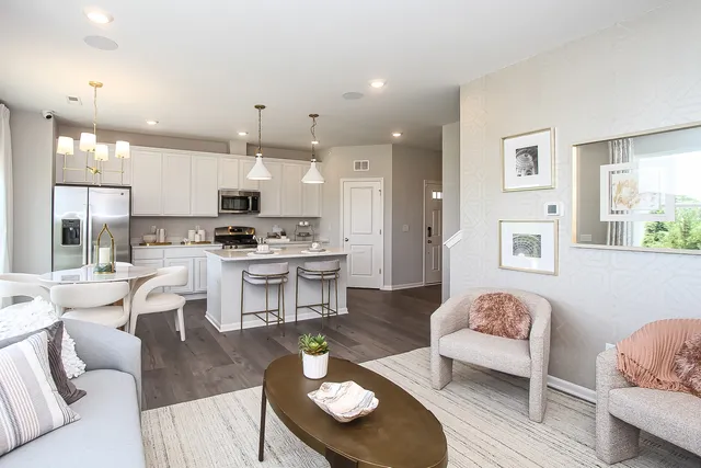 $431,640 | 403 Comstock Road, South Elgin, IL 60177