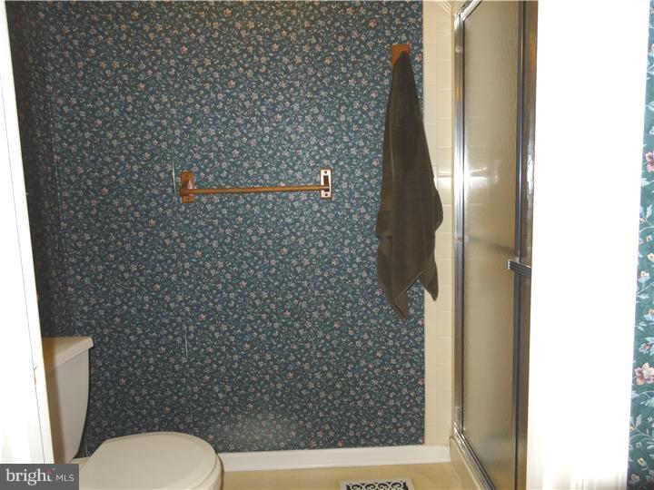 33 Old Farm Road Sicklerville, NJ 08081 - Photo 12 of 20 Master Bathroom