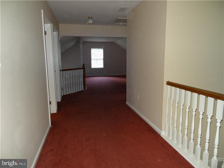 33 Old Farm Road Sicklerville, NJ 08081 - Photo 17 of 20 Hallway