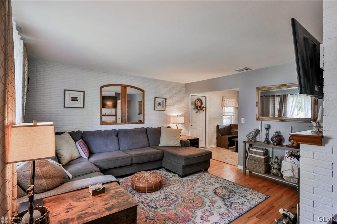 2953 Avon Road Bethlehem, PA 18017 - Photo 2 of 35 Gallery Image 2
