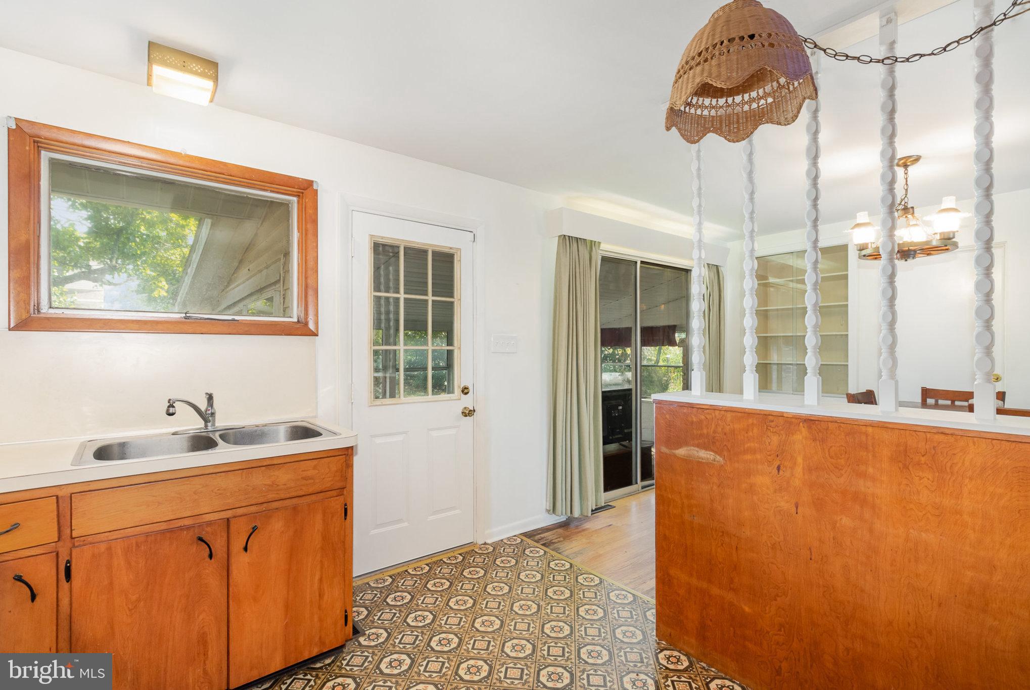 4611 Coventry Road Harrisburg, PA 17109 - Photo 8 of 27 Kitchen