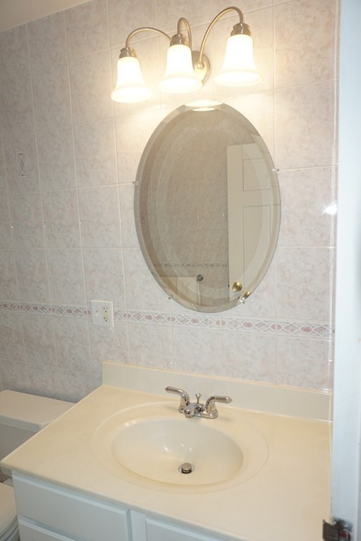 3 Summit Drive, Unit 19 Reading, MA 01867 - Photo 14 of 19