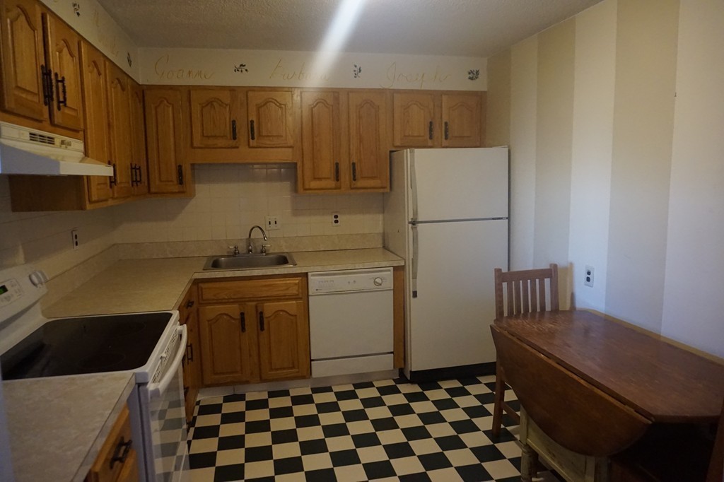 3 Summit Drive, Unit 19 Reading, MA 01867 - Photo 7 of 19