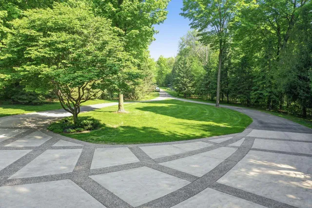 $1,490,000 | 1211 Lonsdale Boulevard East, Northfield, MN 55057