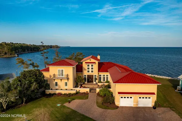$2,139,000 | 6054 Dolphin Road, Oriental, NC 28571