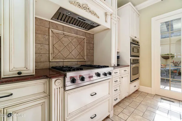 $2,139,000 | 6054 Dolphin Road, Oriental, NC 28571
