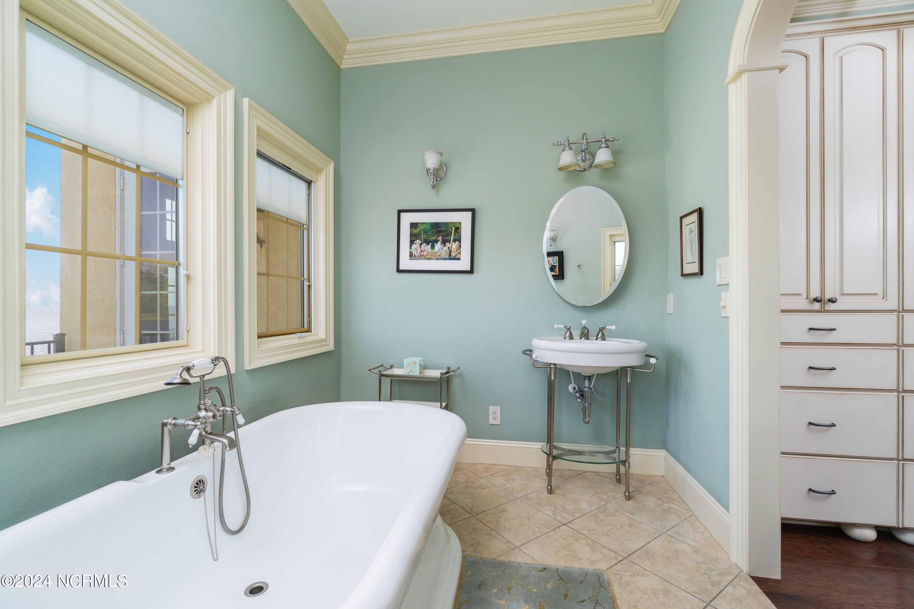 6054 Dolphin Road Oriental, NC 28571 - Photo 41 of 76 Her Master Bath