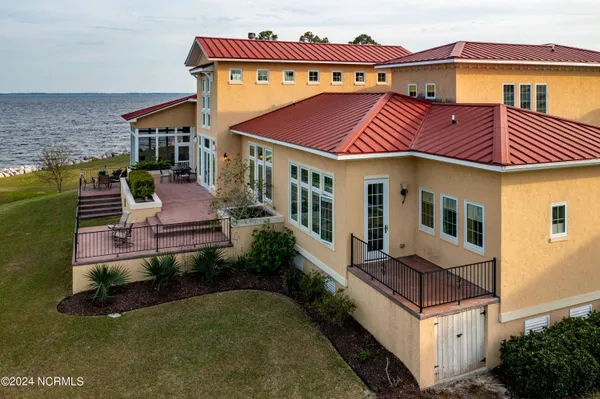 $2,139,000 | 6054 Dolphin Road, Oriental, NC 28571