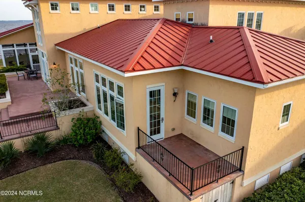 $2,139,000 | 6054 Dolphin Road, Oriental, NC 28571