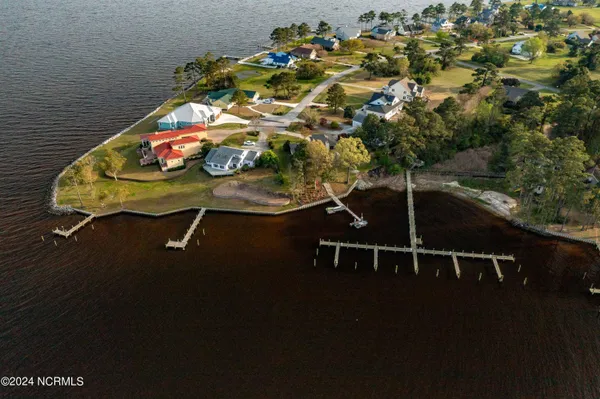 $2,139,000 | 6054 Dolphin Road, Oriental, NC 28571
