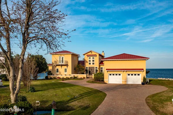 $2,139,000 | 6054 Dolphin Road, Oriental, NC 28571