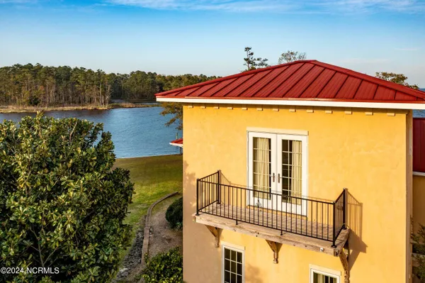 $2,139,000 | 6054 Dolphin Road, Oriental, NC 28571