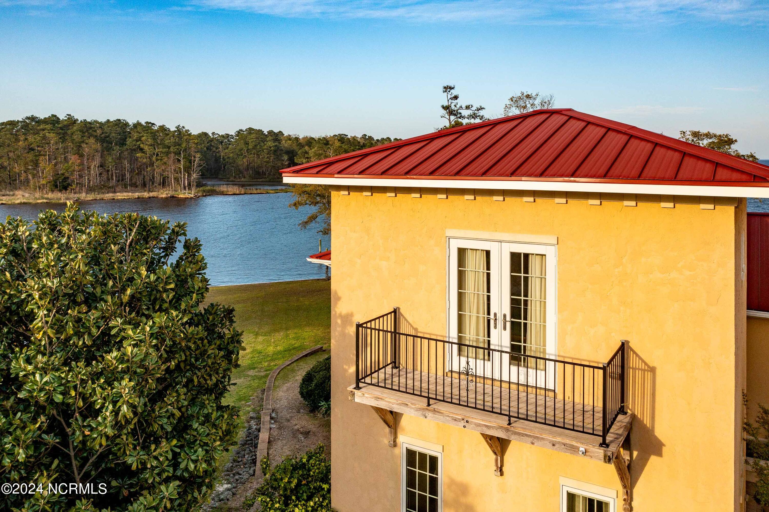 6054 Dolphin Road Oriental, NC 28571 - Photo 7 of 76 Balcony