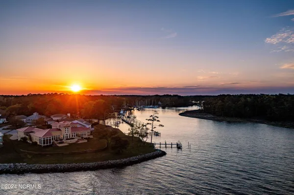 $2,139,000 | 6054 Dolphin Road, Oriental, NC 28571