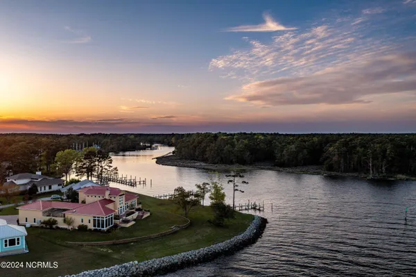 $2,139,000 | 6054 Dolphin Road, Oriental, NC 28571