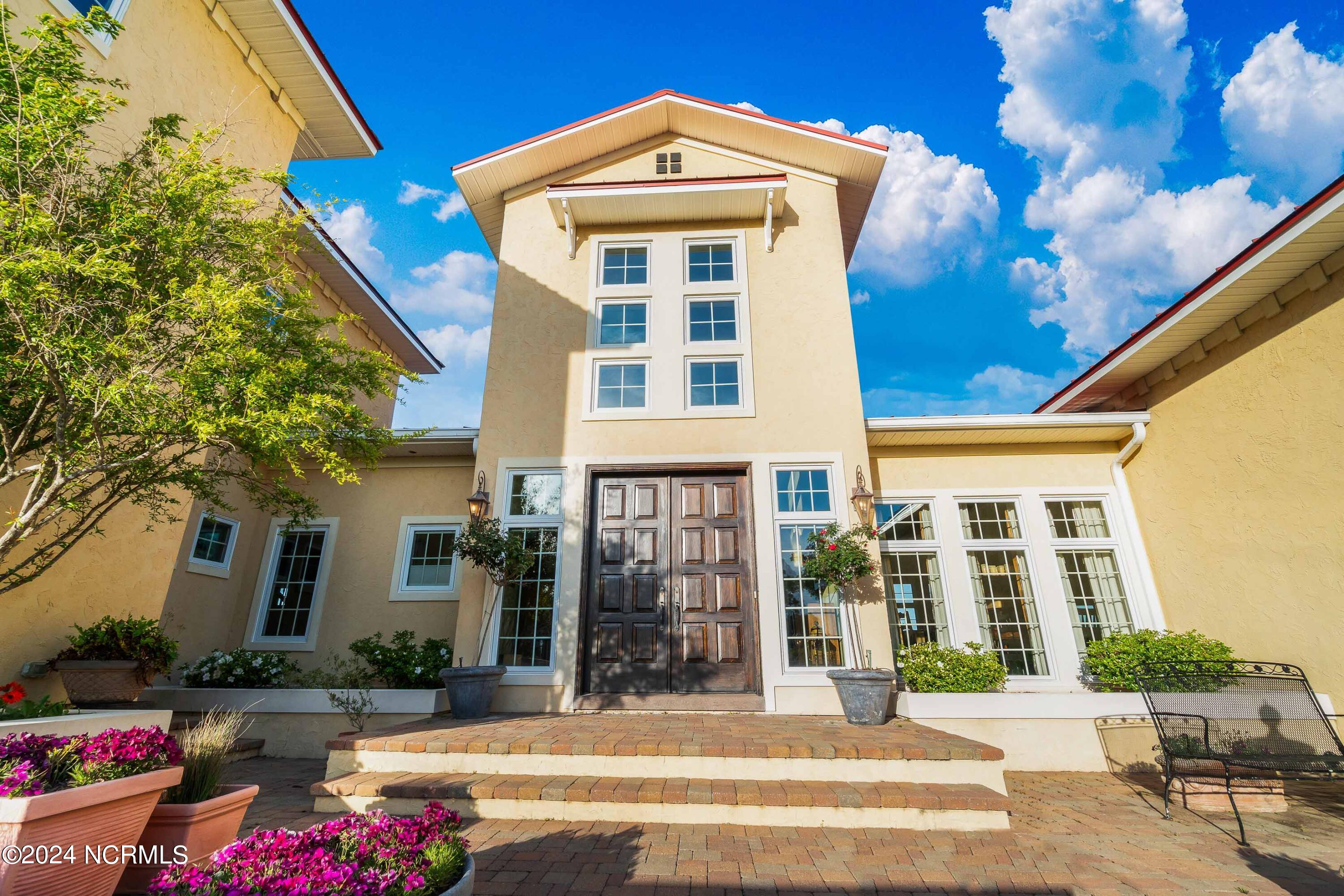 6054 Dolphin Road Oriental, NC 28571 - Photo 10 of 76 Welcoming Front Entry
