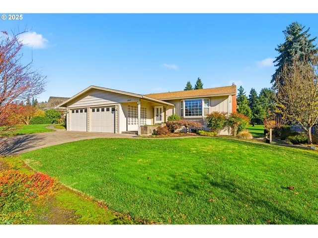 $799,000 | 2040 North Country Club Drive, Canby, OR 97013