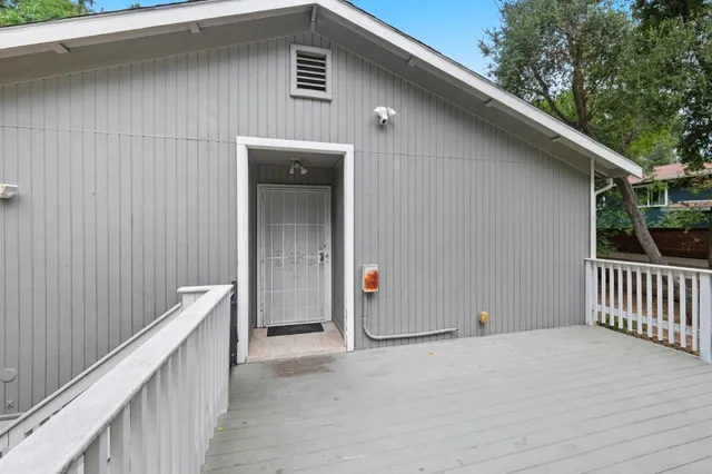 a view of an outdoor space