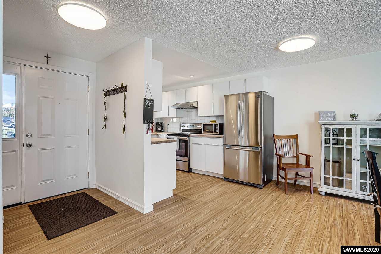 3784 Auburn Road Northeast Salem, OR 97301 - Photo 6 of 32 Gallery Image 6