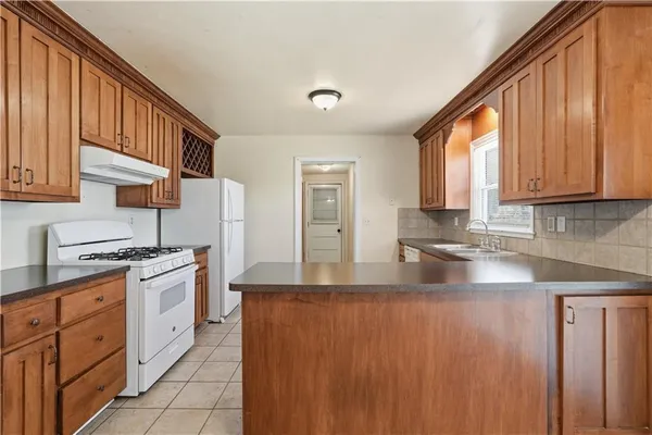 $183,000 | 9412 East 70th Terrace, Raytown, MO 64133