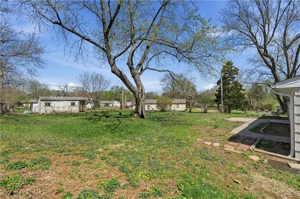 $183,000 | 9412 East 70th Terrace, Raytown, MO 64133