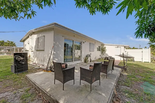 $4,000 | 3322 McKinley Street, Hollywood, FL 33021