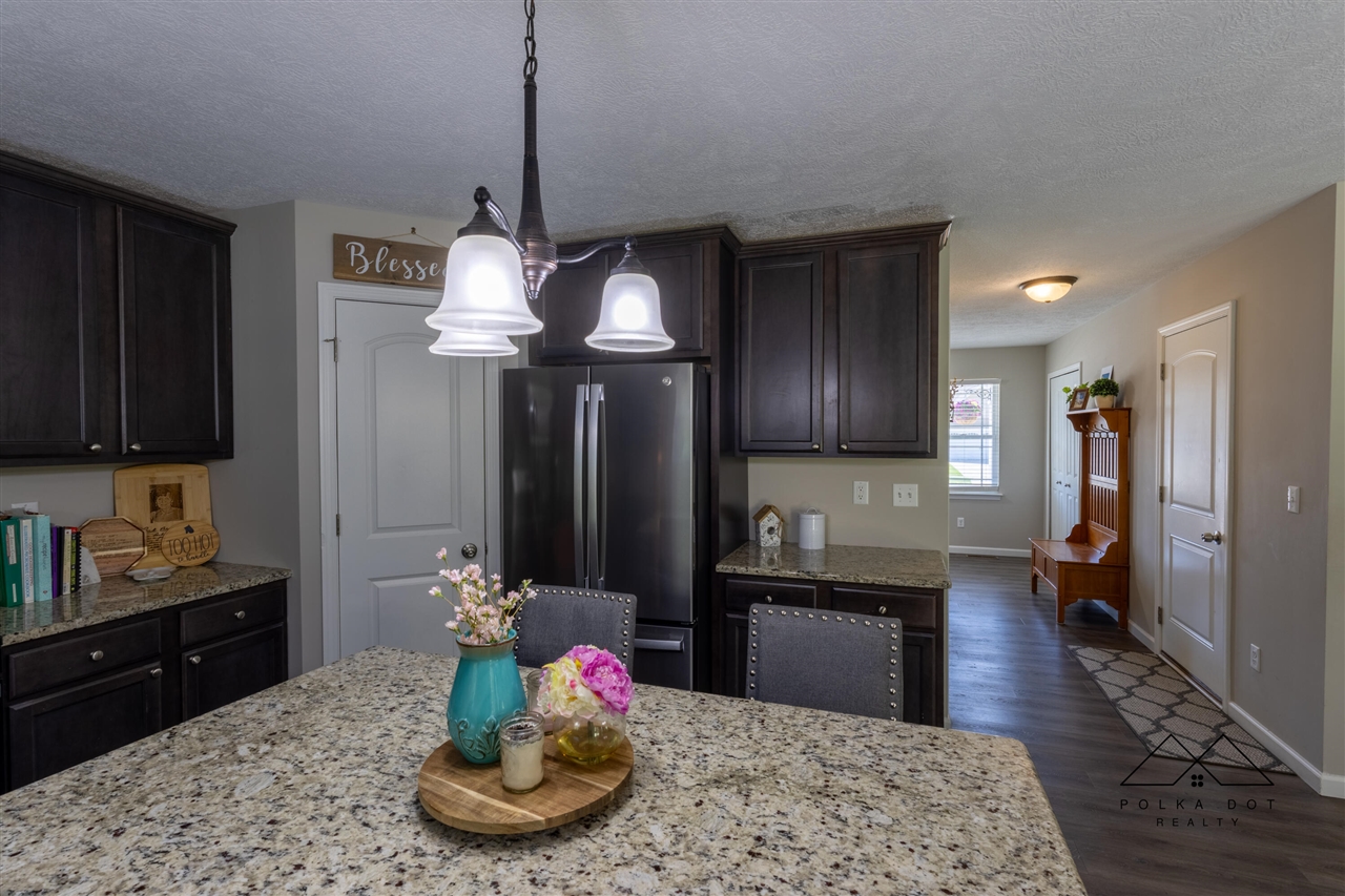 415 Edgewood Pass Fenton, MI 48430 - Photo 8 of 32