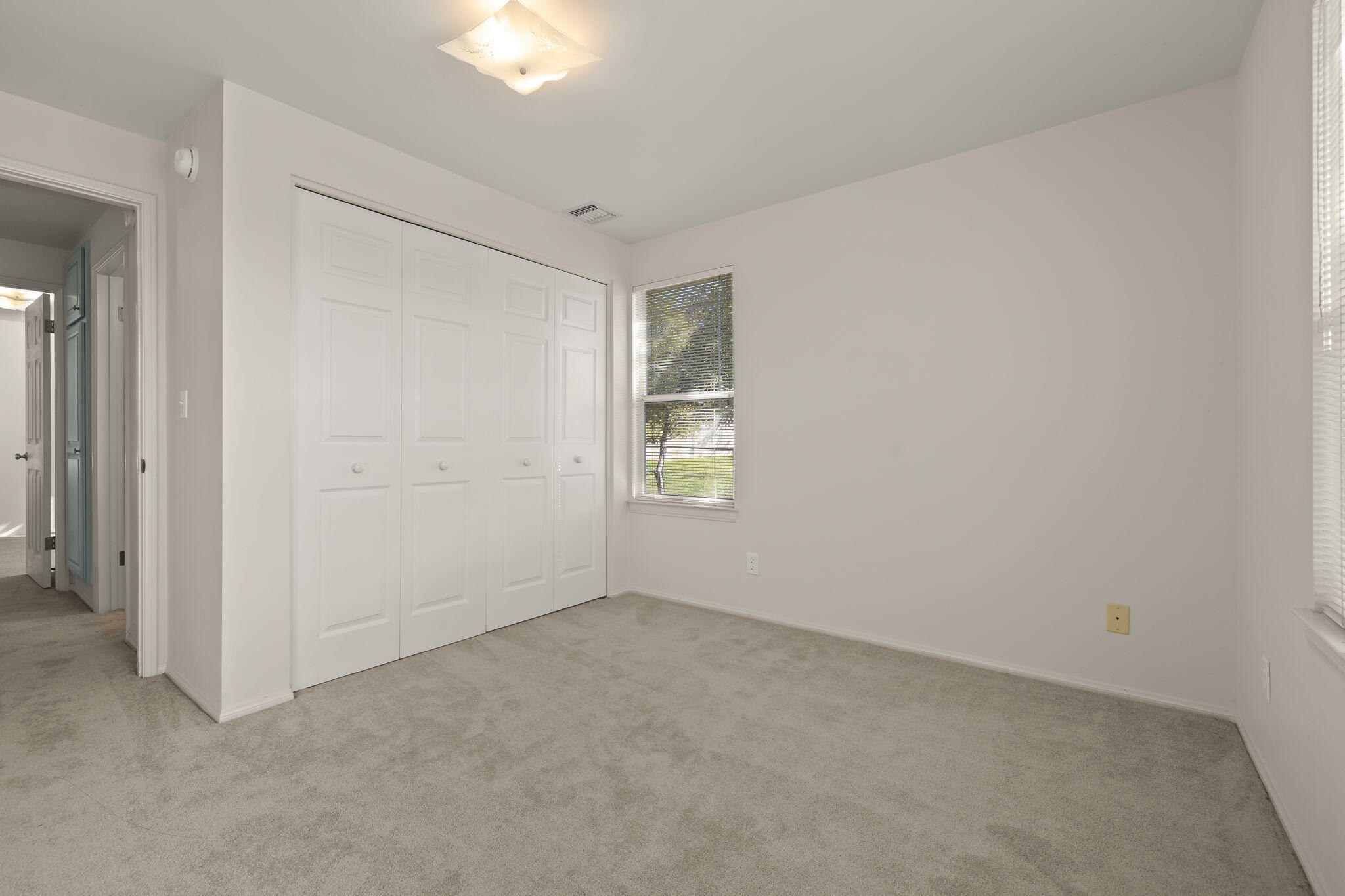248 Old Grade Road Oak View, CA 93022 - Photo 14 of 41 an empty room with a window