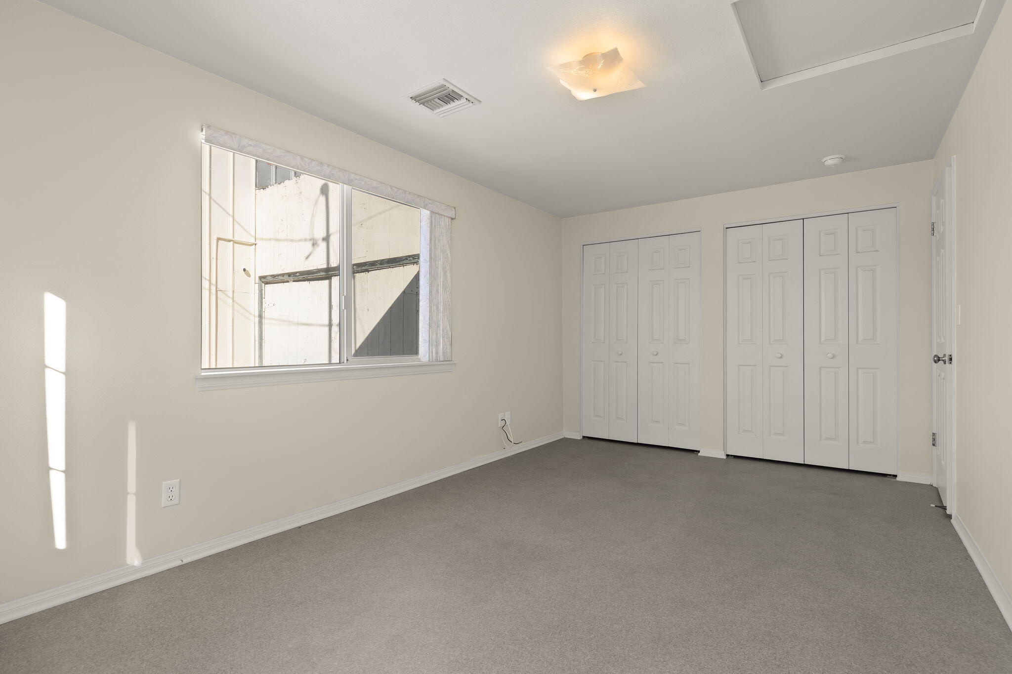 248 Old Grade Road Oak View, CA 93022 - Photo 26 of 41 an empty room with windows