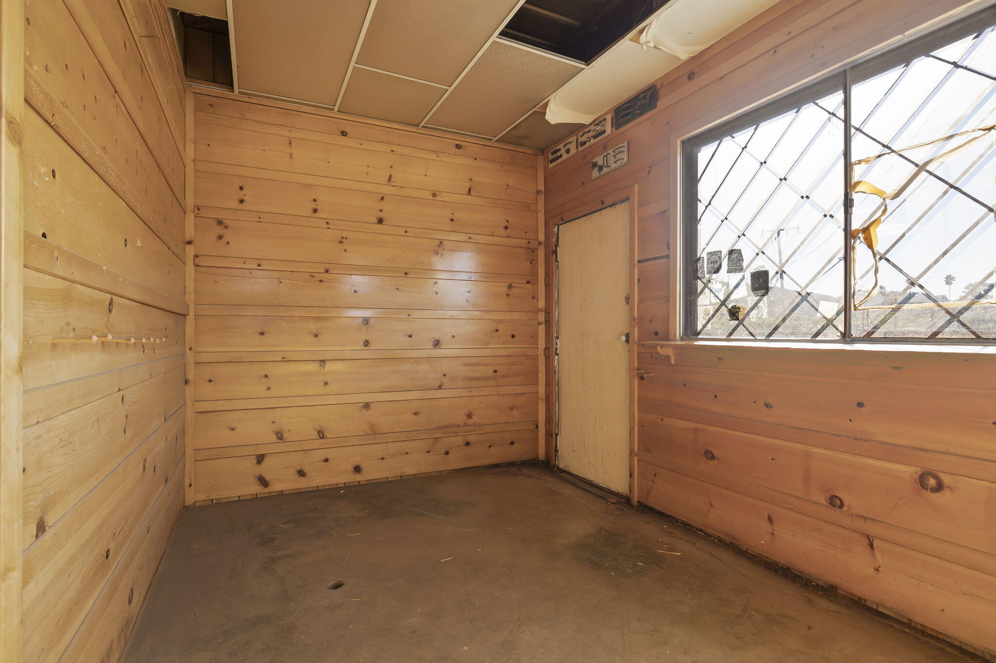 248 Old Grade Road Oak View, CA 93022 - Photo 32 of 41 a view of a closet