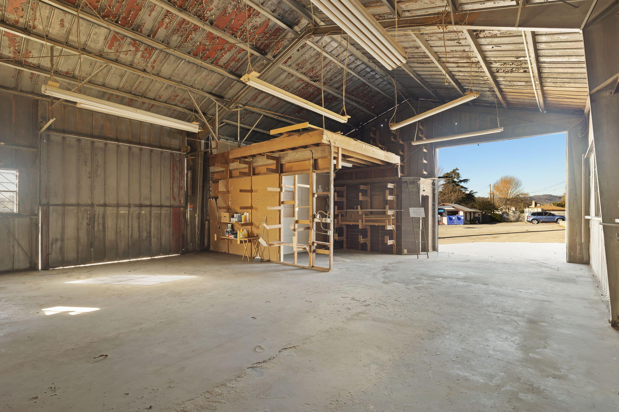 248 Old Grade Road Oak View, CA 93022 - Photo 37 of 41 a view of a car garage