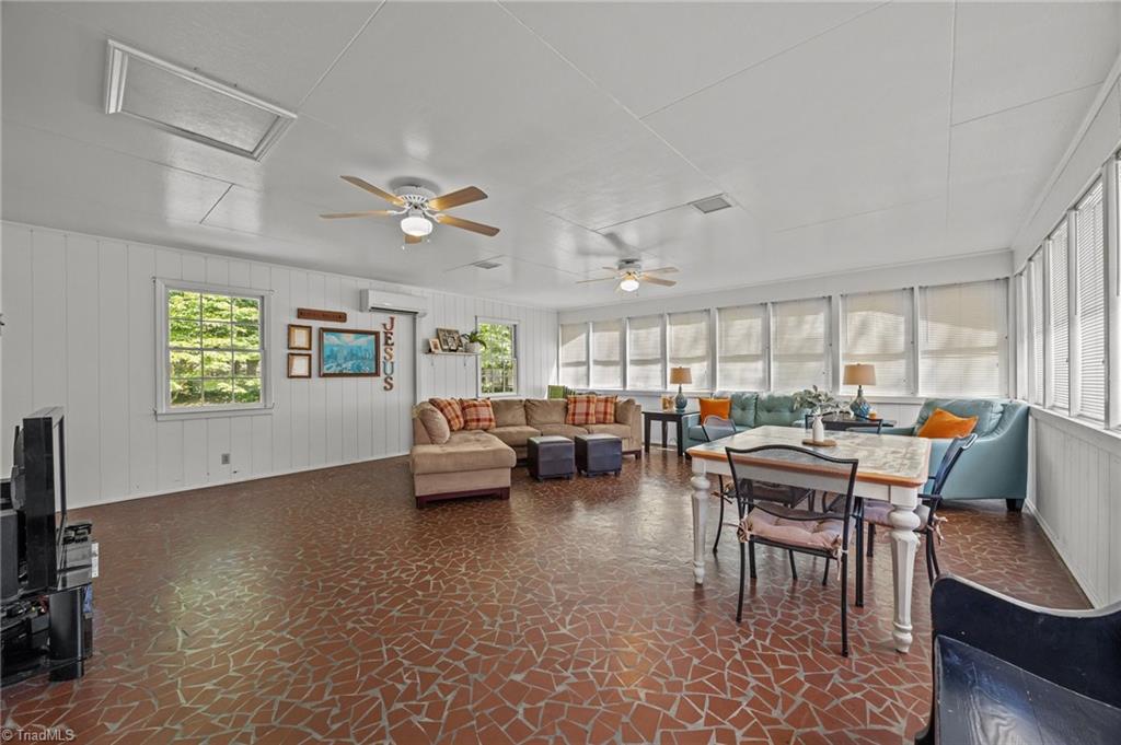 3601 Edgefield Road Greensboro, NC 27409 - Photo 23 of 45 Additional sunroom view