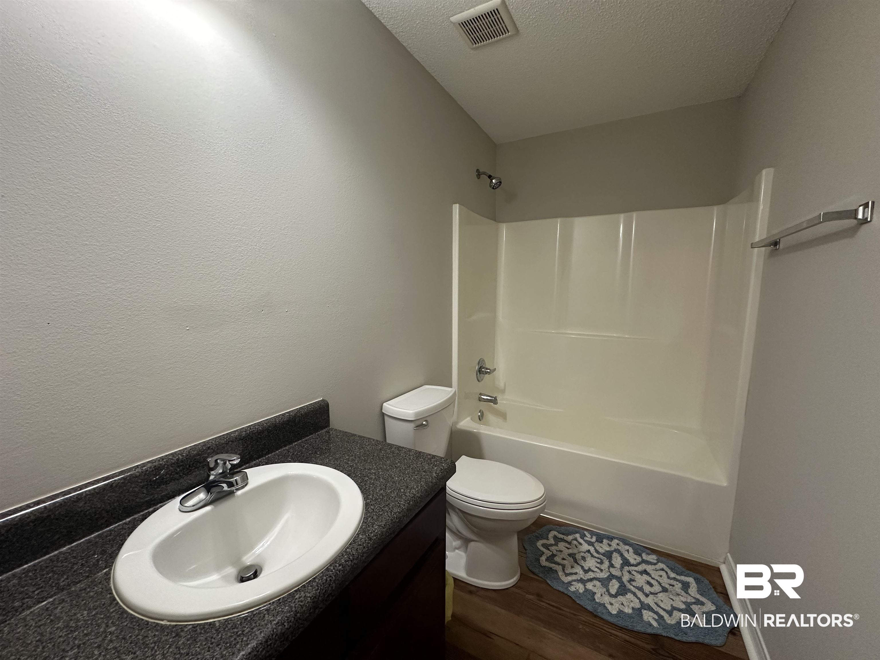 9070 Scott Road Daphne, AL 36527 - Photo 30 of 39 Guest Bathroom
