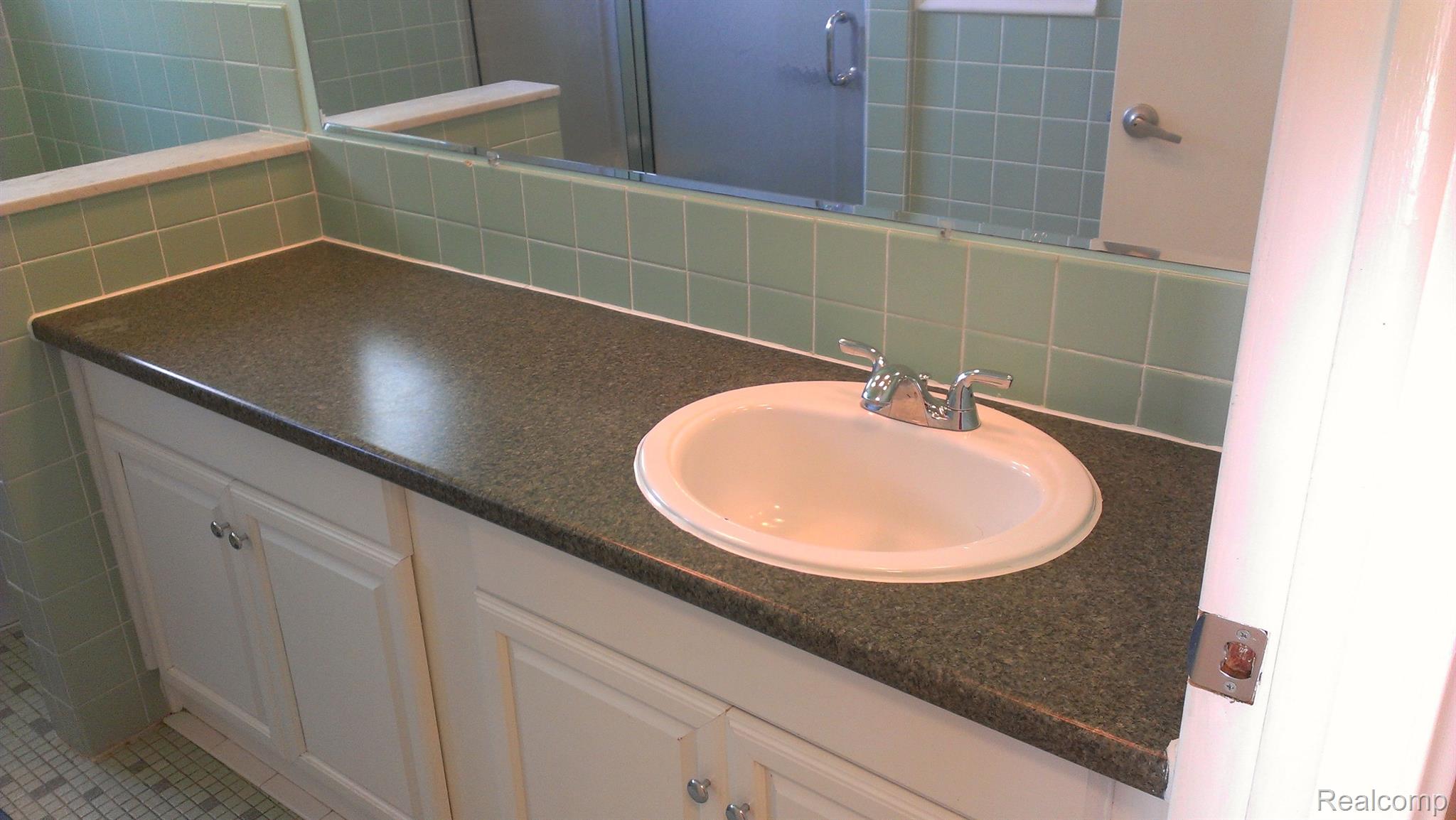 18623 Martin Road Roseville, MI 48066 - Photo 14 of 15 Gallery Image 14