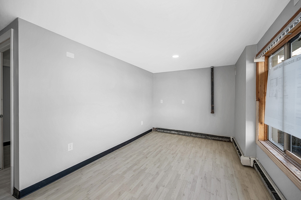 230 Cumberland Road Lowell, MA 01850 - Photo 8 of 38