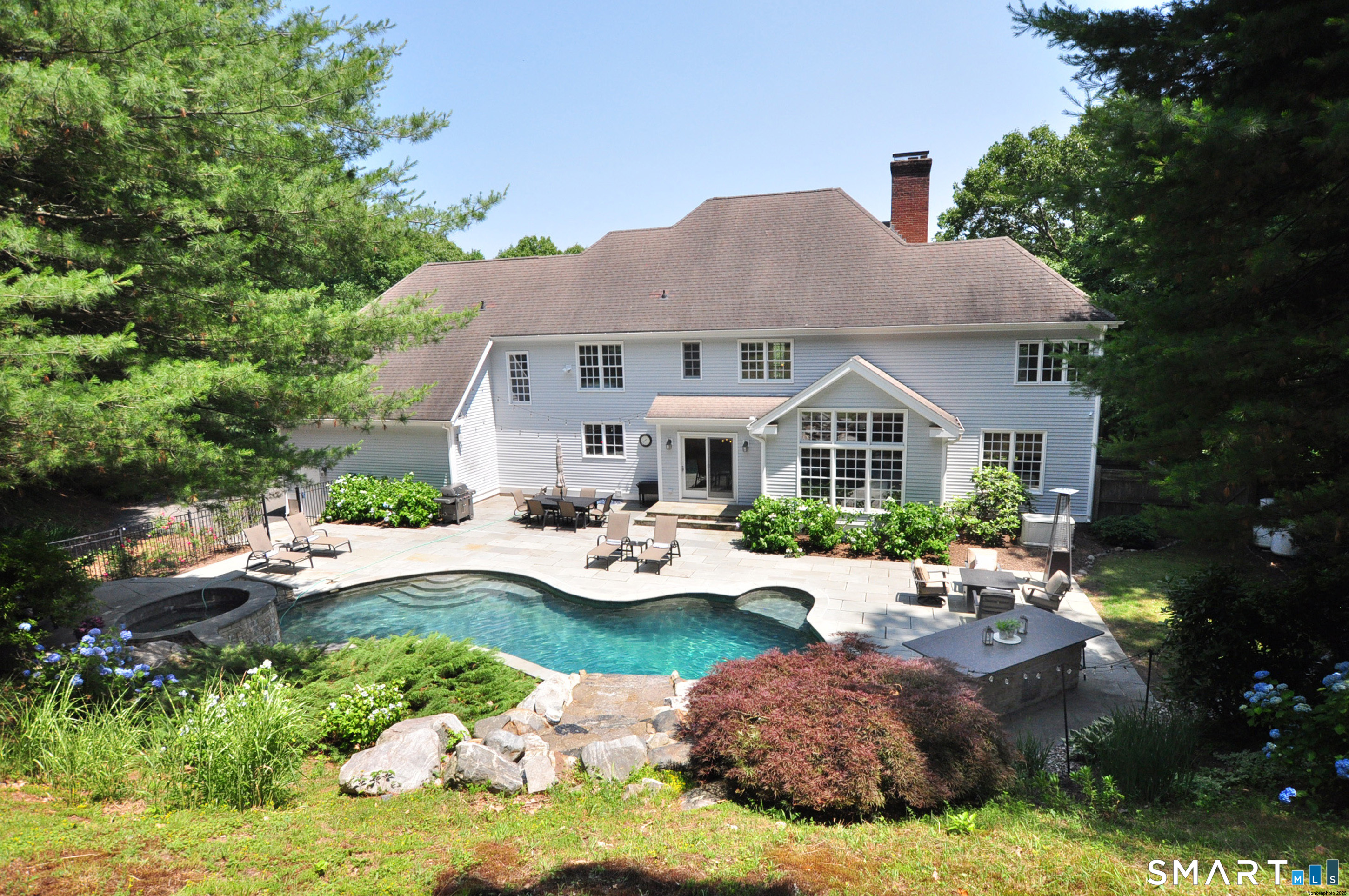 61 Westmont Road Avon, CT 06001 - Photo 1 of 39