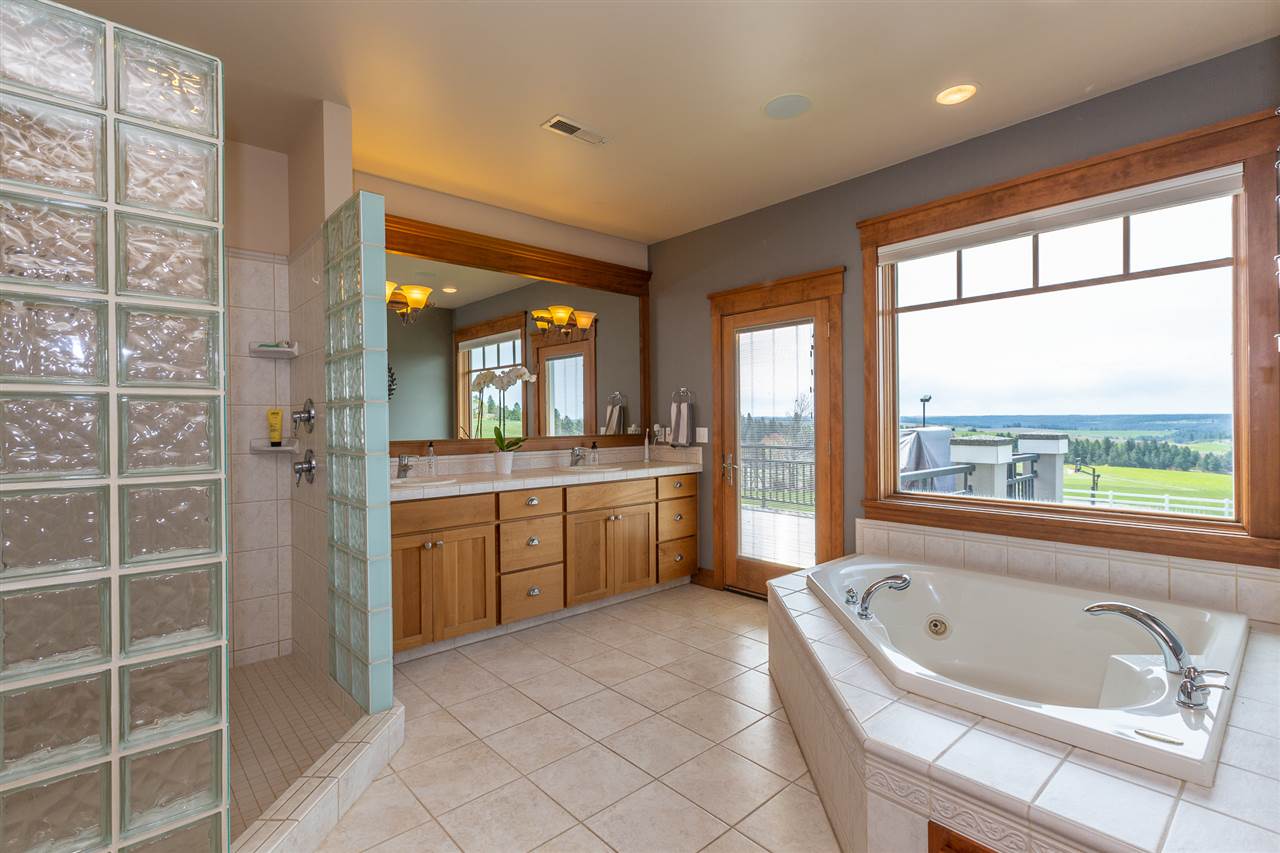 4910 East Willow Springs Road Spokane, WA 99223 - Photo 12 of 20