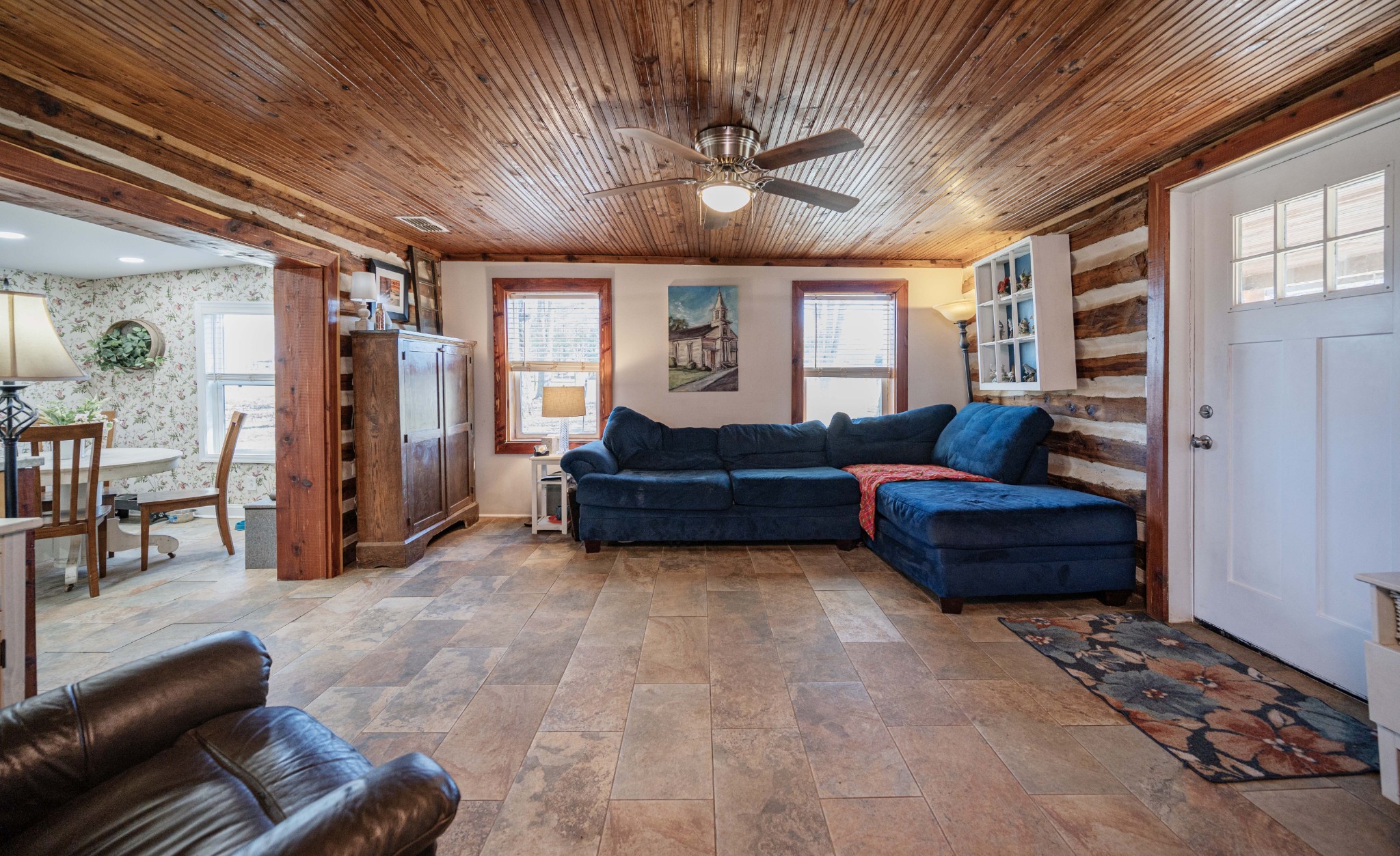 9202 Link Road Christiana, TN 37037 - Photo 8 of 37 a living room with furniture and a chandelier