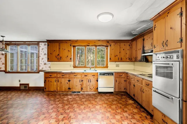 $1,195,000 | 25 Yorkshire Road, Dover, MA 02030