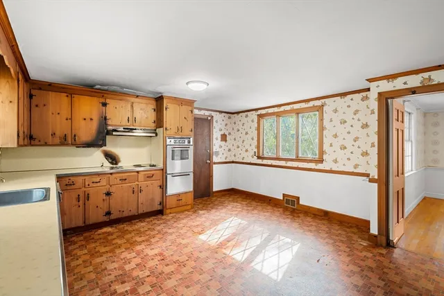 $1,195,000 | 25 Yorkshire Road, Dover, MA 02030