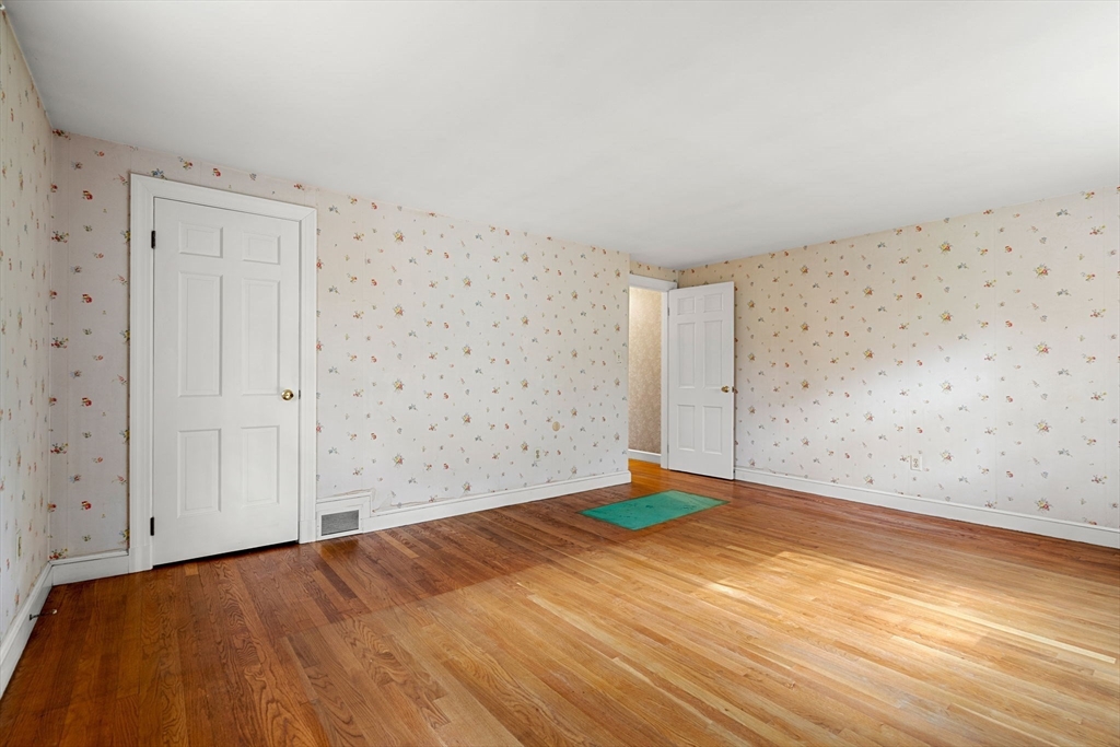 25 Yorkshire Road Dover, MA 02030 - Photo 29 of 41 Gallery Image 29