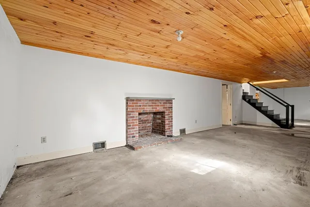 $1,195,000 | 25 Yorkshire Road, Dover, MA 02030