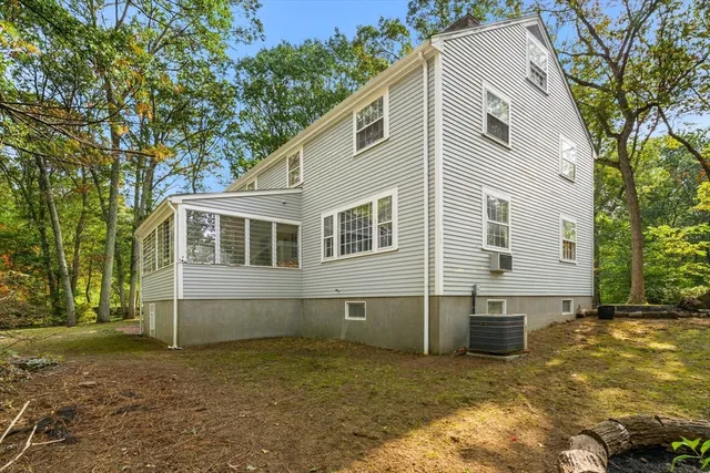 $1,195,000 | 25 Yorkshire Road, Dover, MA 02030