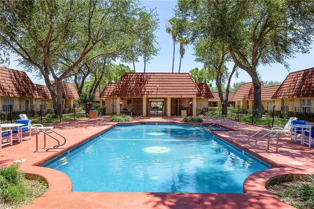 $1,975 | 200 East Yuma Avenue, Unit 21, McAllen, TX 78503