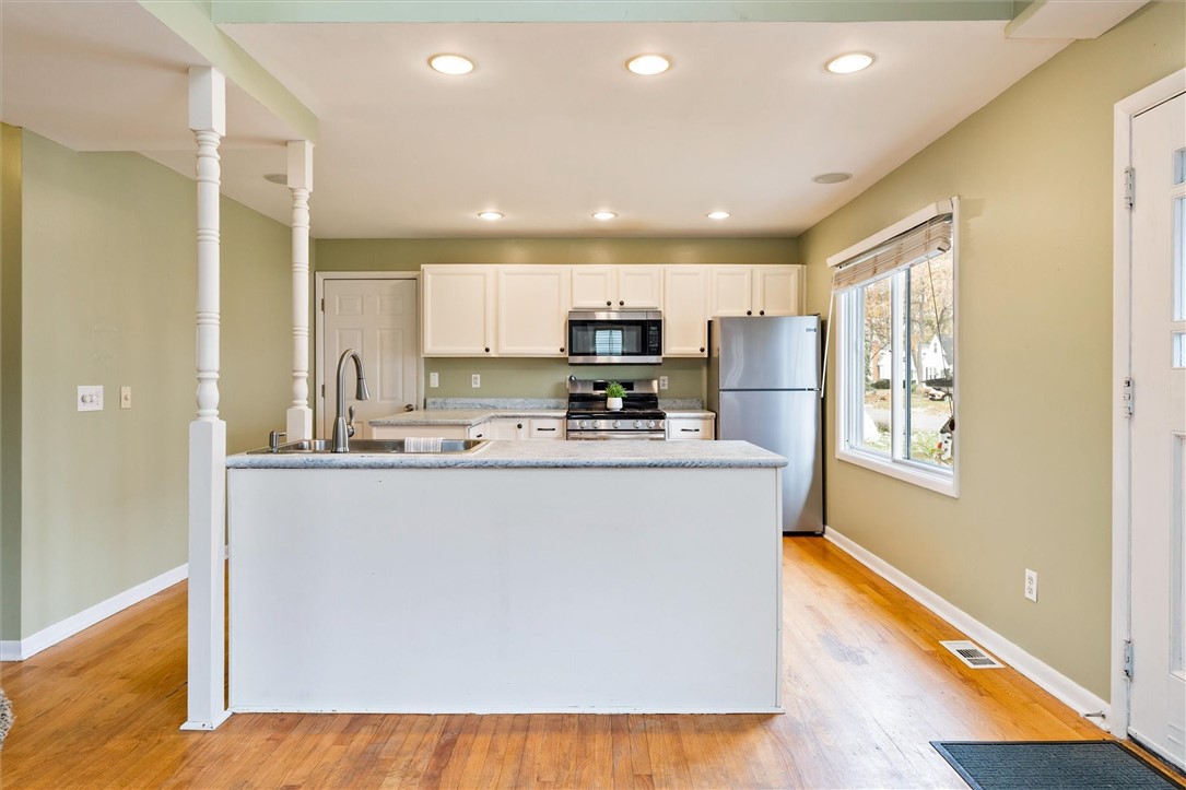 227 Walzer Road Irondequoit, NY 14622 - Photo 12 of 48