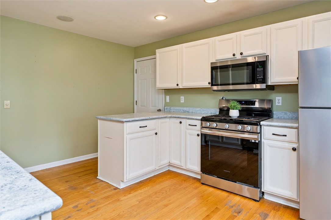 227 Walzer Road Irondequoit, NY 14622 - Photo 13 of 48