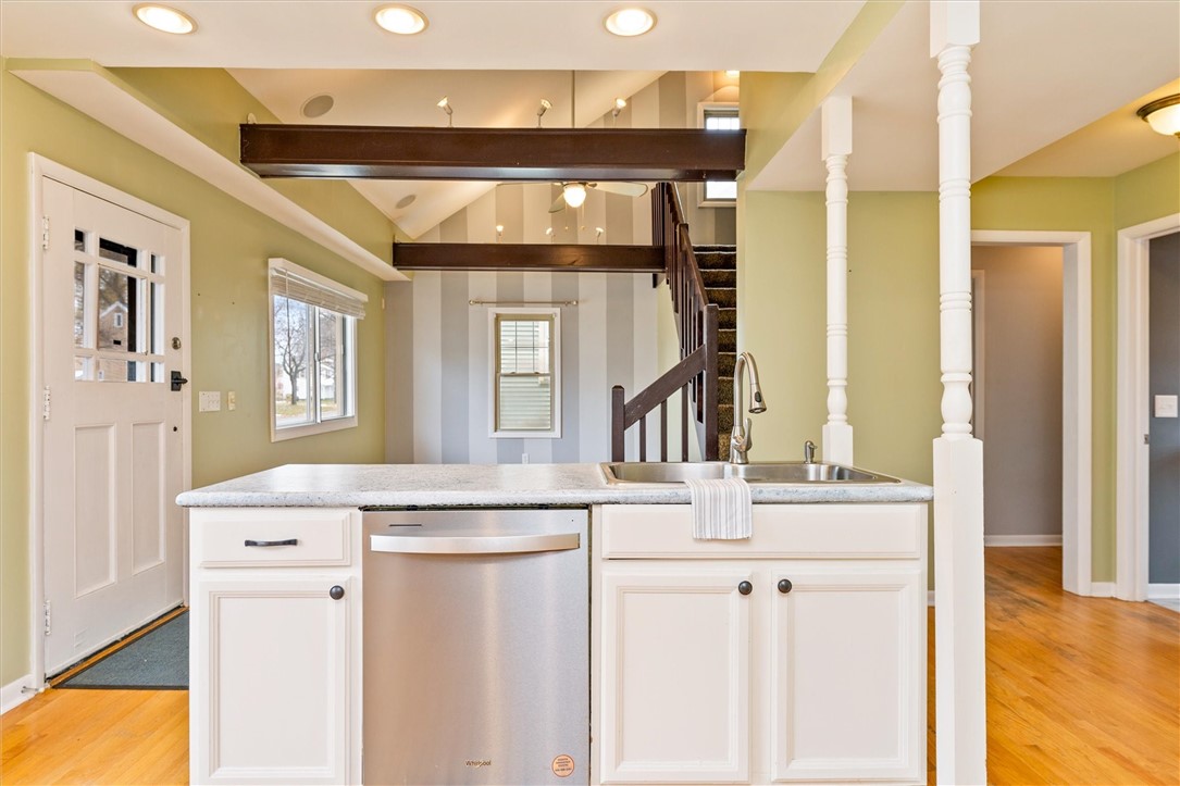 227 Walzer Road Irondequoit, NY 14622 - Photo 15 of 48